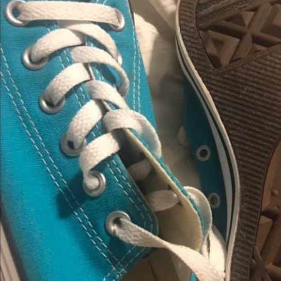 Converse shoes - Picture 2 of 3